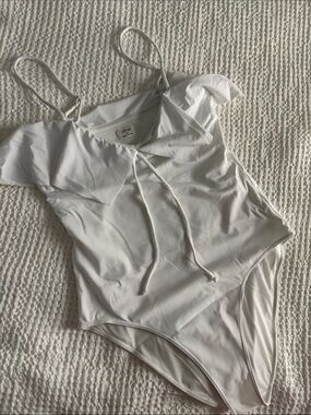 Wilfred White Ruffle-Detail One-Piece Swimsuit NWOT